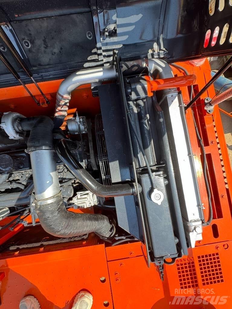 Doosan DX 300 LC Escavatori cingolati