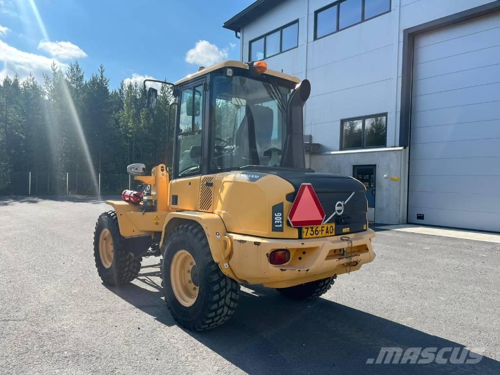 Volvo L 30 G Pale gommate