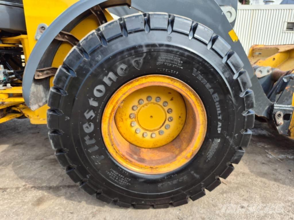 John Deere 544 K Pale gommate