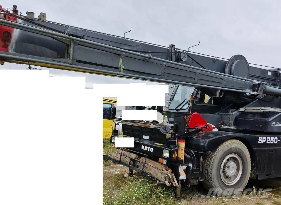 Kato KR 25 H V-2 Gru per terreni difficili