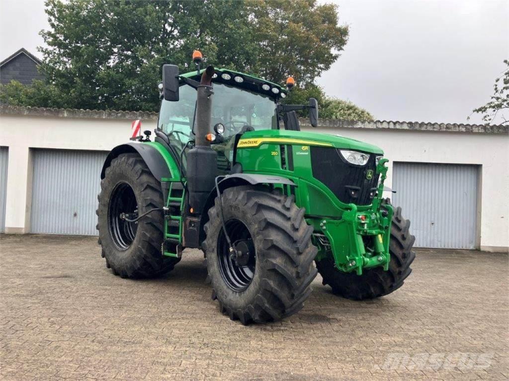 John Deere 6R 250 Trattori