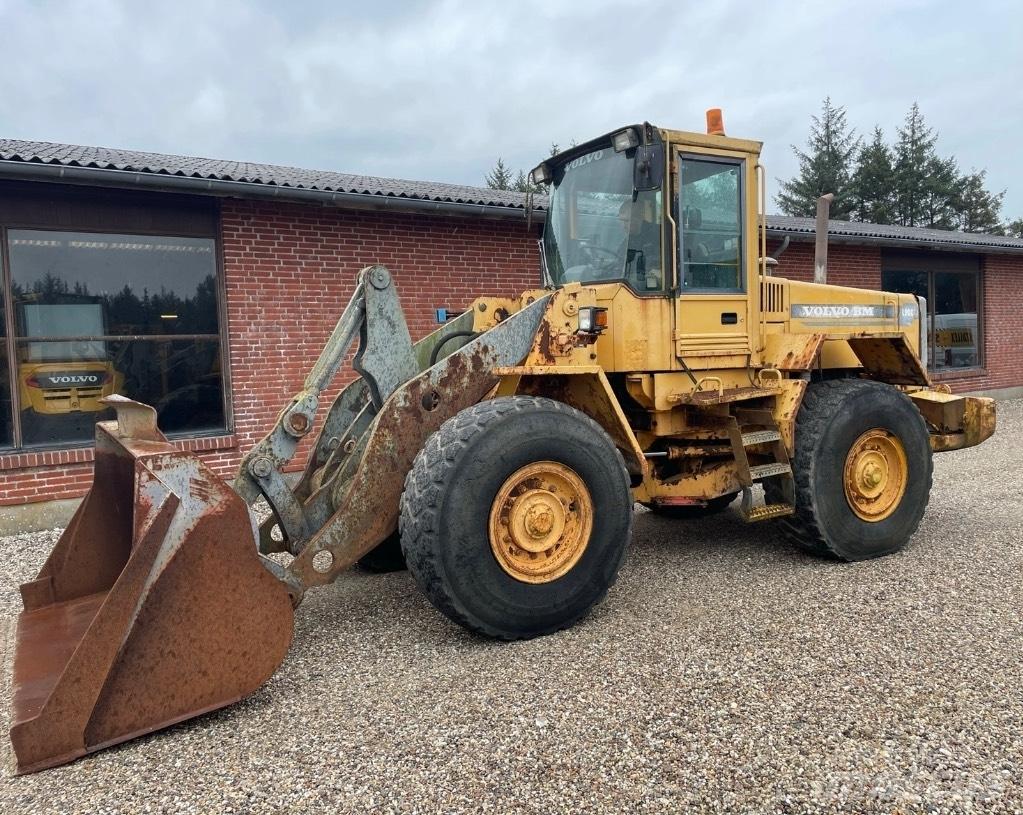 Volvo L90C Pale gommate