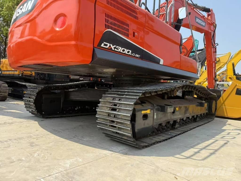 Doosan DX300 Escavatori cingolati