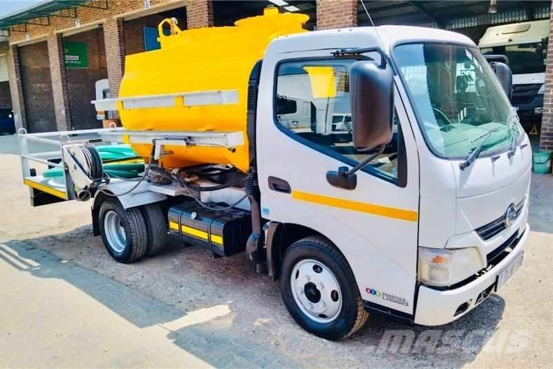 Hino 300 614 Camion altro