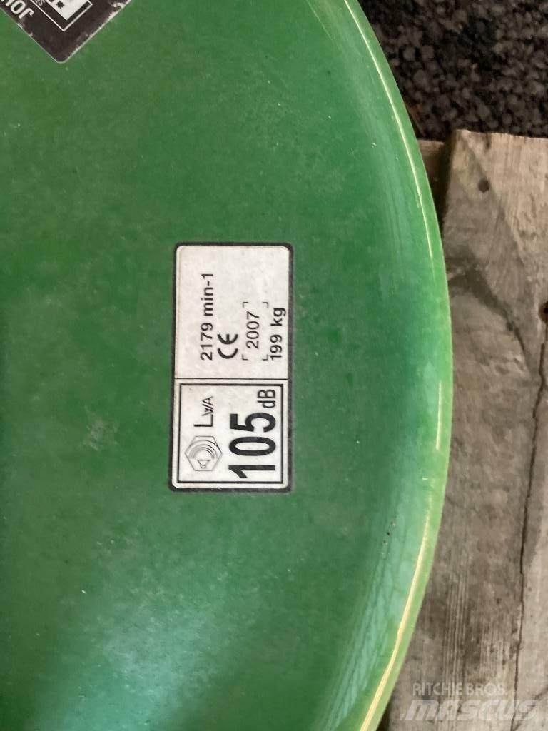 John Deere 7 Iron Manutenzione verde e strade – Altro