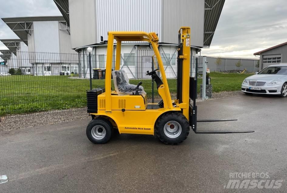  Geländestapler CD10 Carrelli elevatori diesel