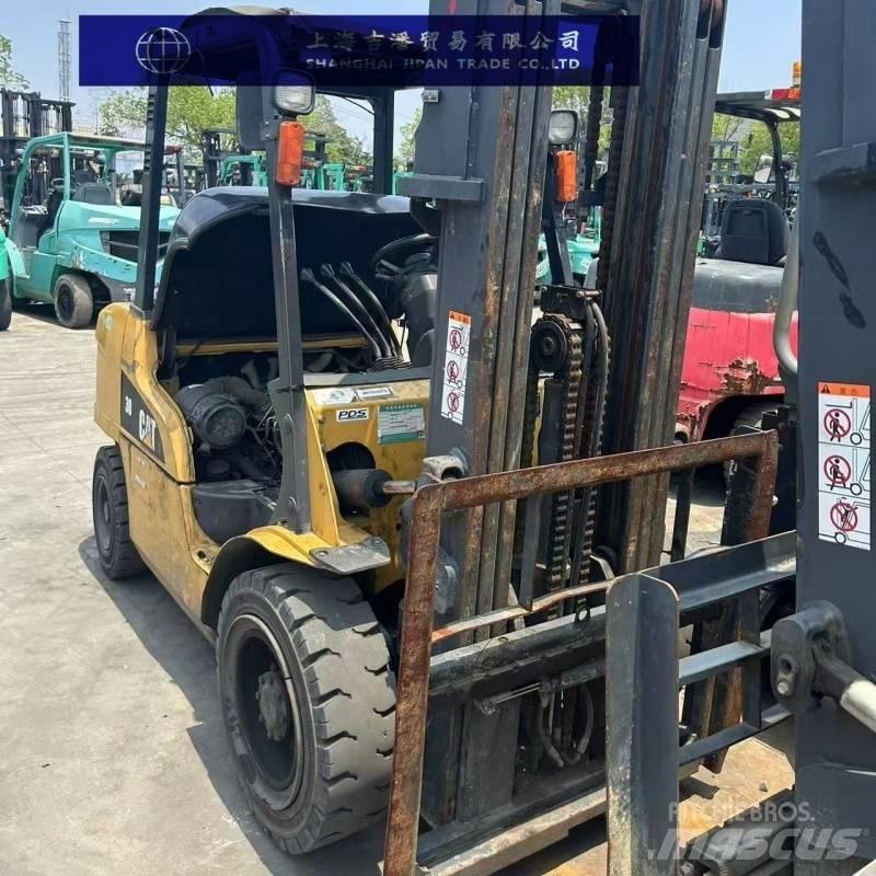 CAT 30 Carrelli elevatori diesel
