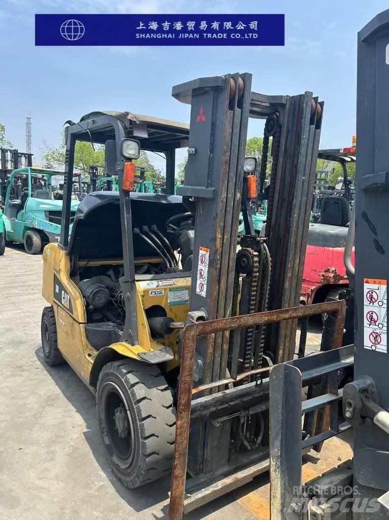 CAT 30 Carrelli elevatori diesel