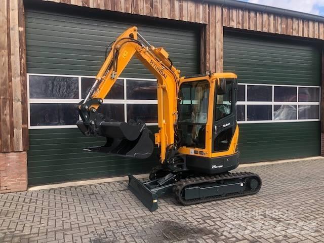 Hyundai R25Z-9AK Miniescavatori