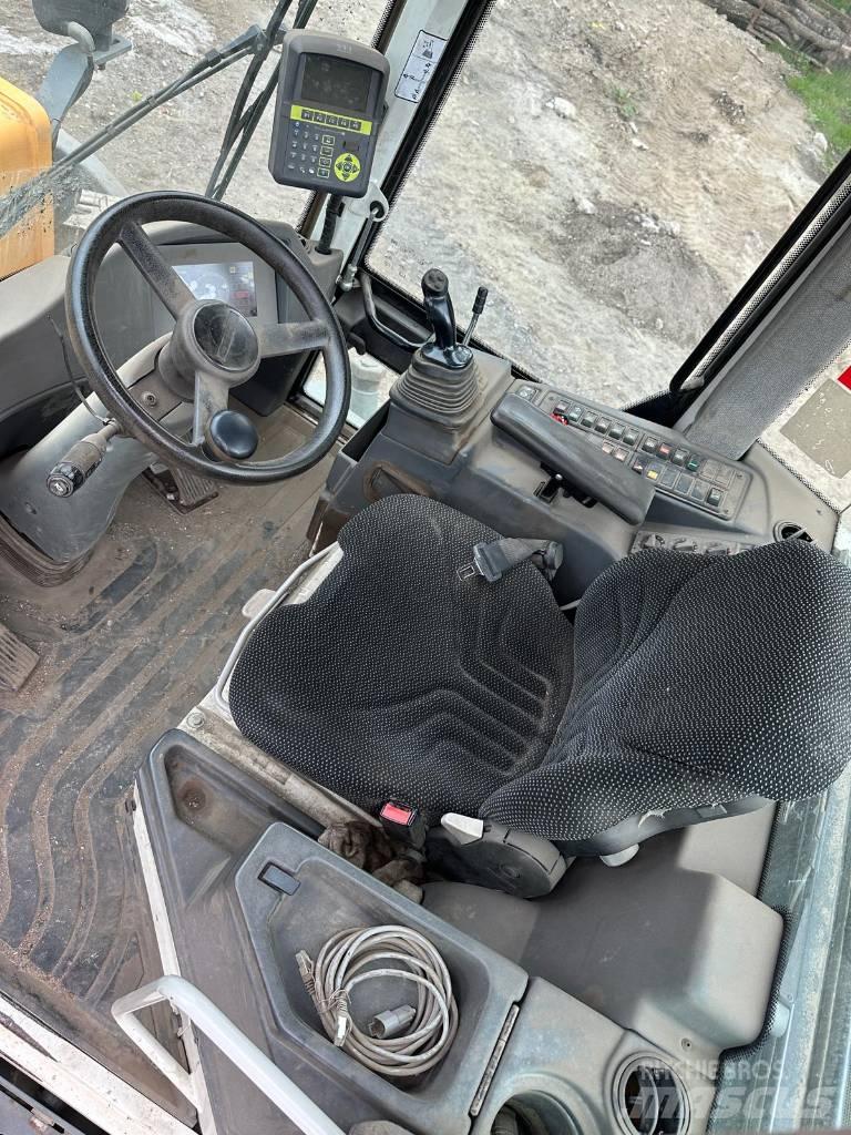 Liebherr L 514 Pale gommate