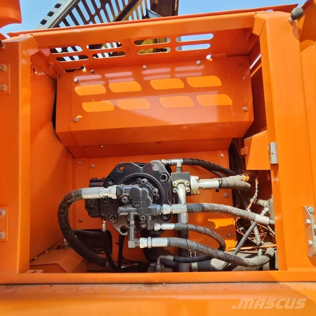 Doosan DX 225 LC Escavatori cingolati