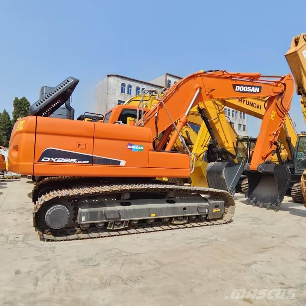 Doosan DX 225 LC Escavatori cingolati