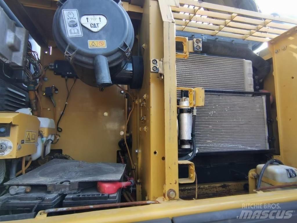 CAT 320 Escavatori medi 7t - 12t
