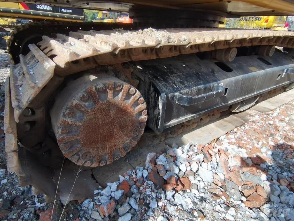 CAT 320 Escavatori medi 7t - 12t