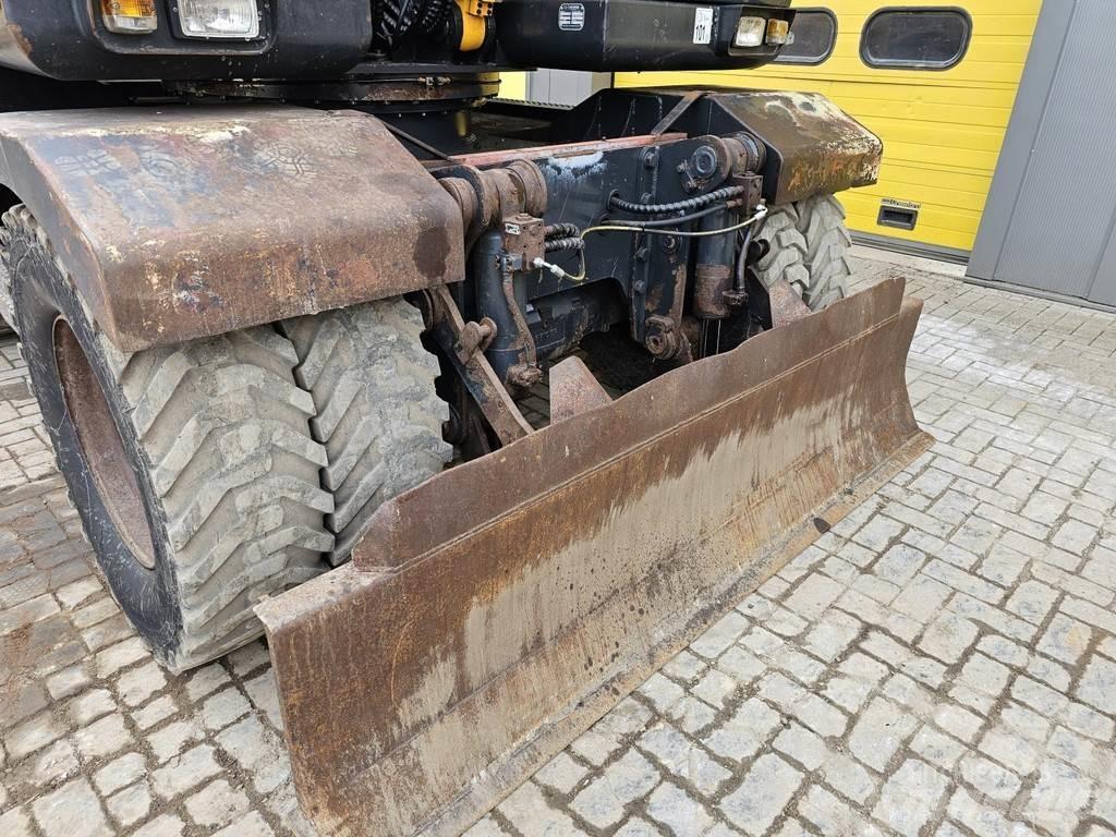 Hyundai R140W-7A Escavatori gommati