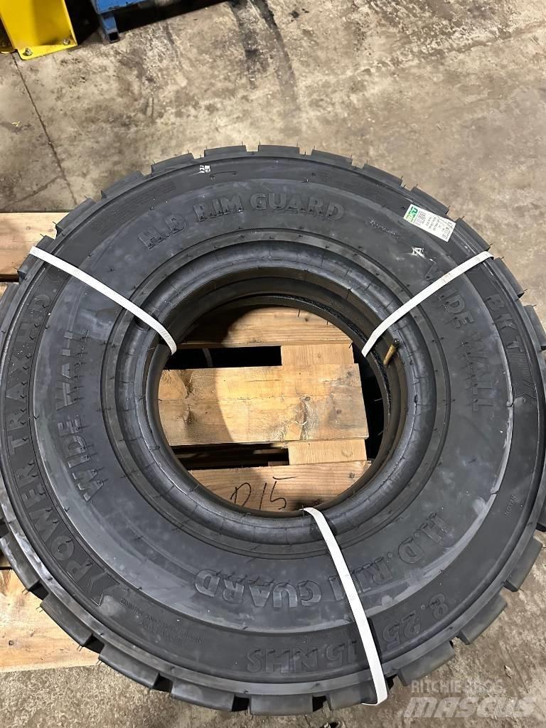  NYA Däck Truck Pneumatici, ruote e cerchioni