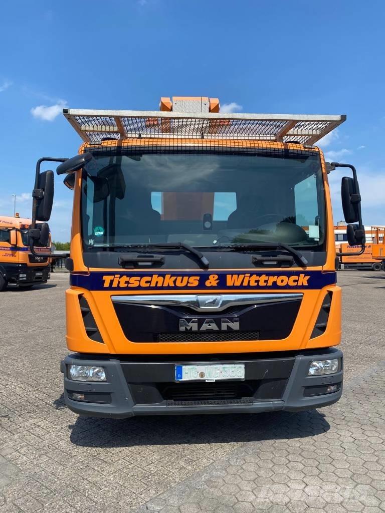 Palfinger P 300 Piattaforme autocarrate