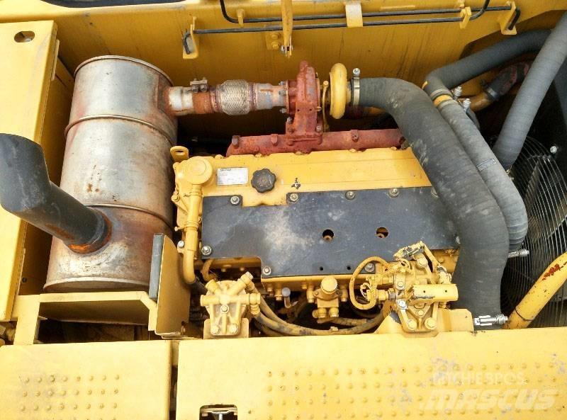 CAT 323 Escavatori cingolati