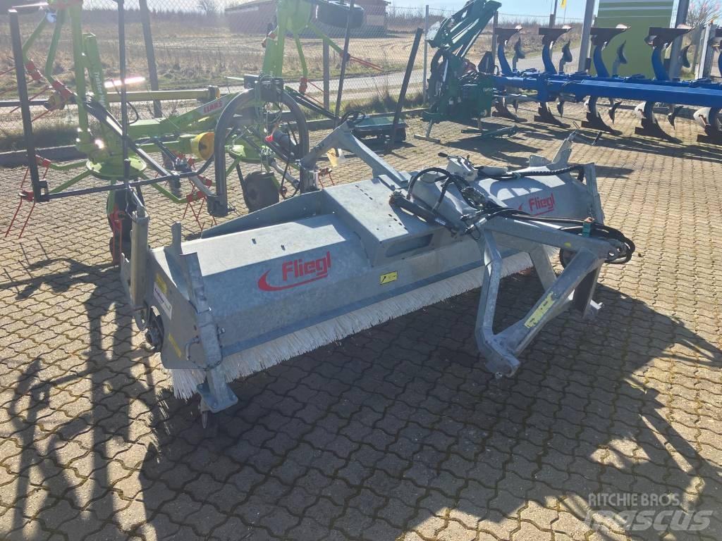 Fliegl Kost 2,8 m. Altri accessori per trattori