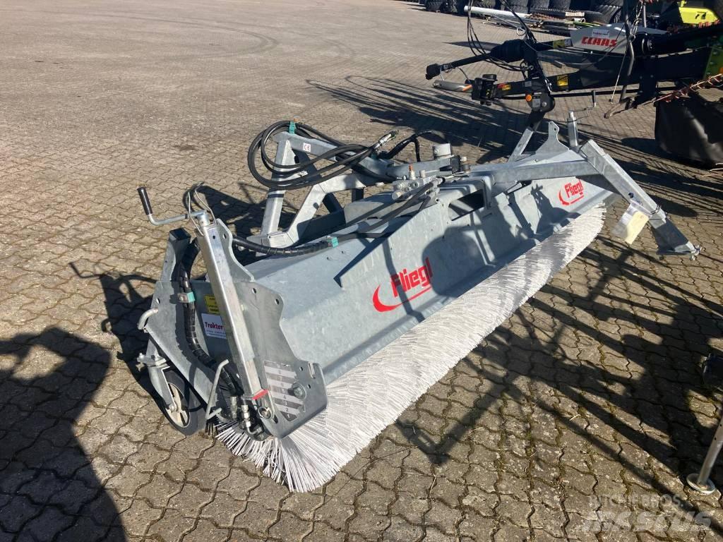 Fliegl Kost 2,8 m. Altri accessori per trattori
