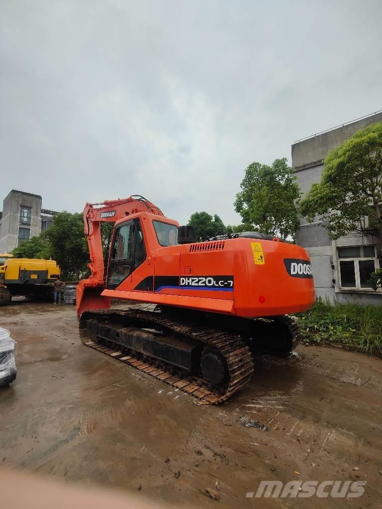 Doosan 220 LC-7 Escavatori cingolati