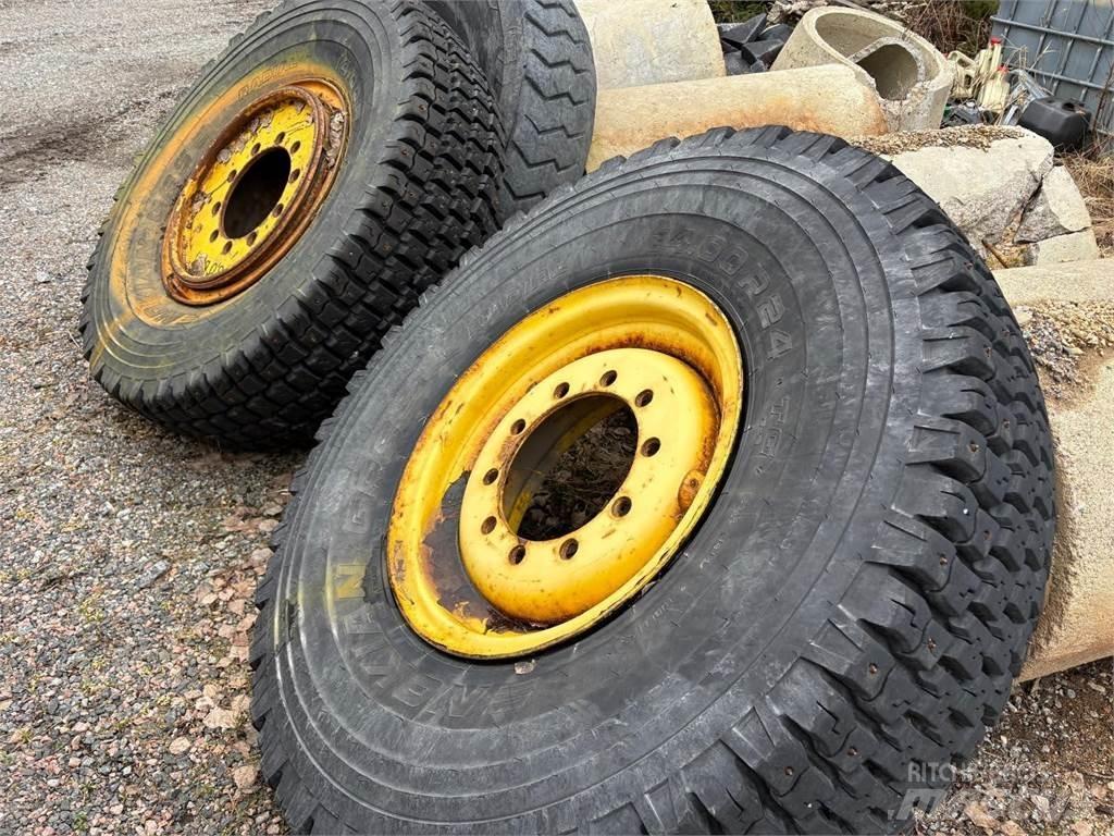 Lokomo AH 152-A Motorgraders