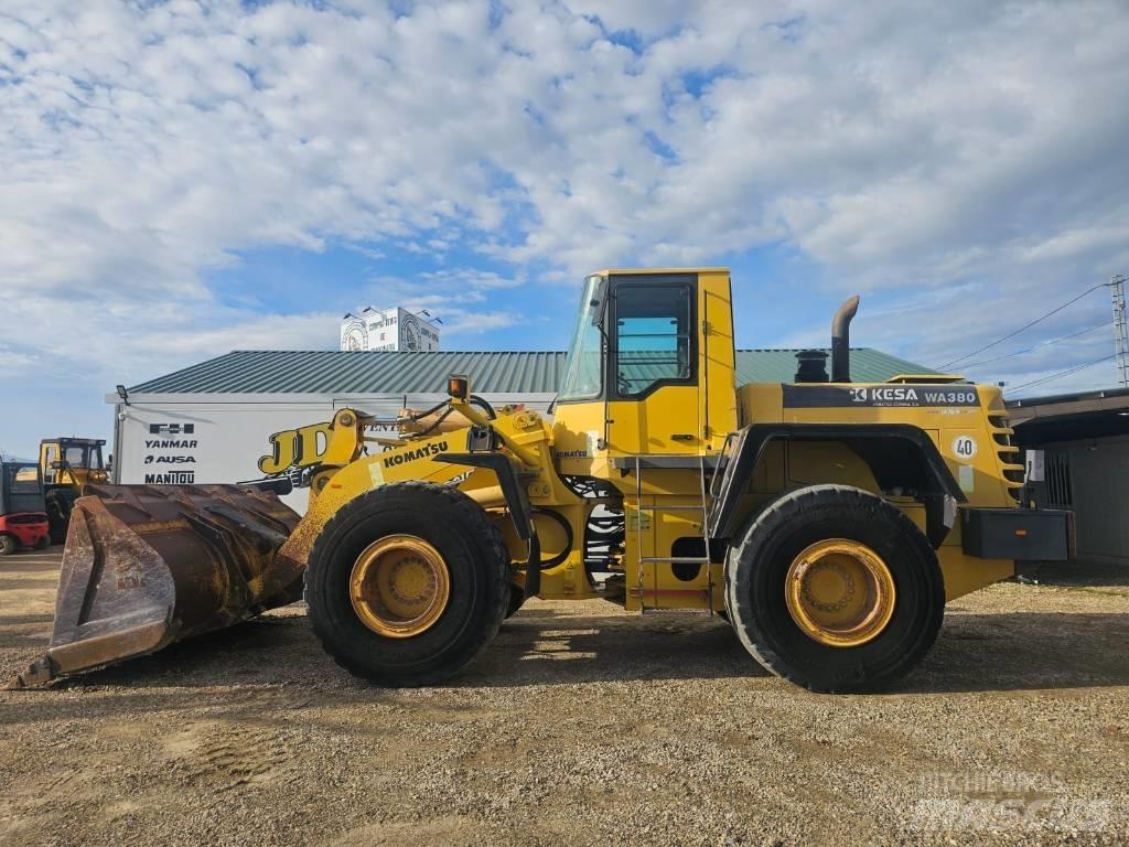 Komatsu WA 380-3H Pale gommate
