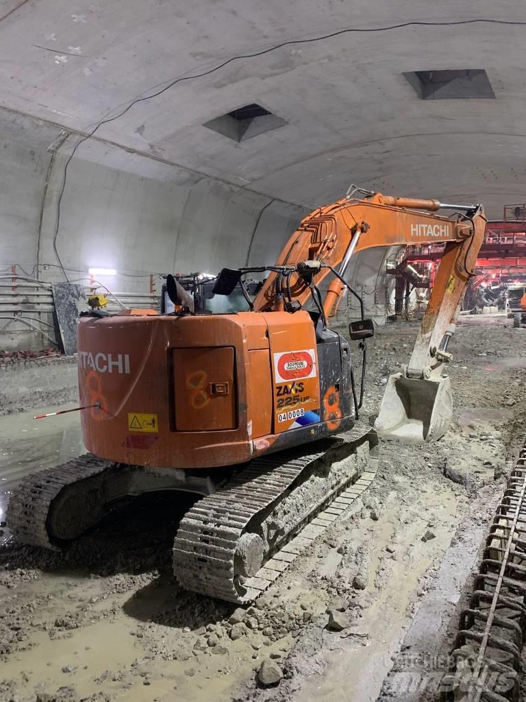 Hitachi ZX225US-5A Costruzioni - Altro