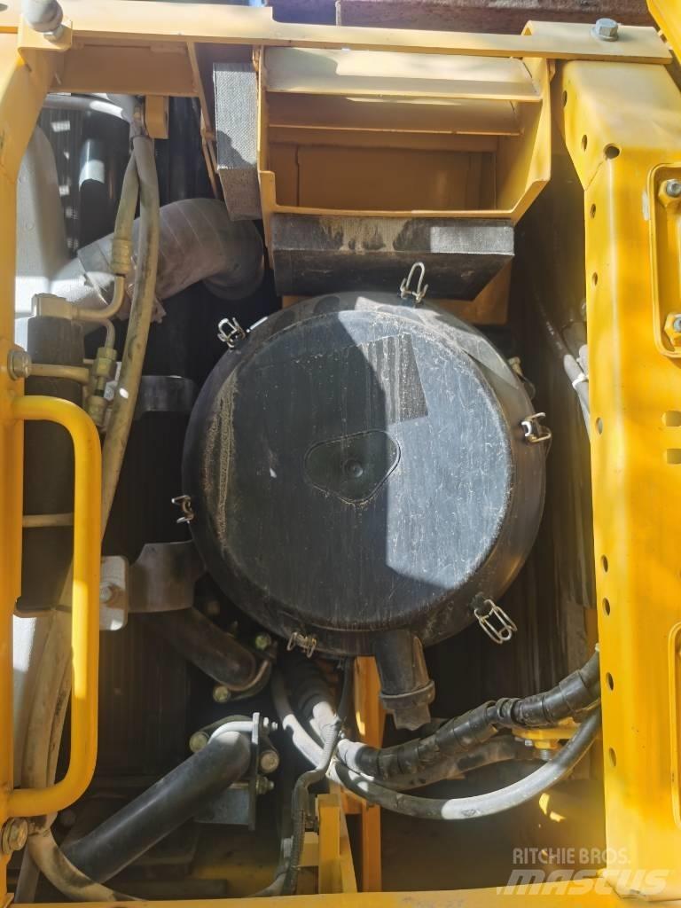 Komatsu PC 460-8 Escavatori cingolati