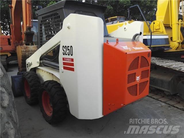 Bobcat S 250 Mini Pale Gommate
