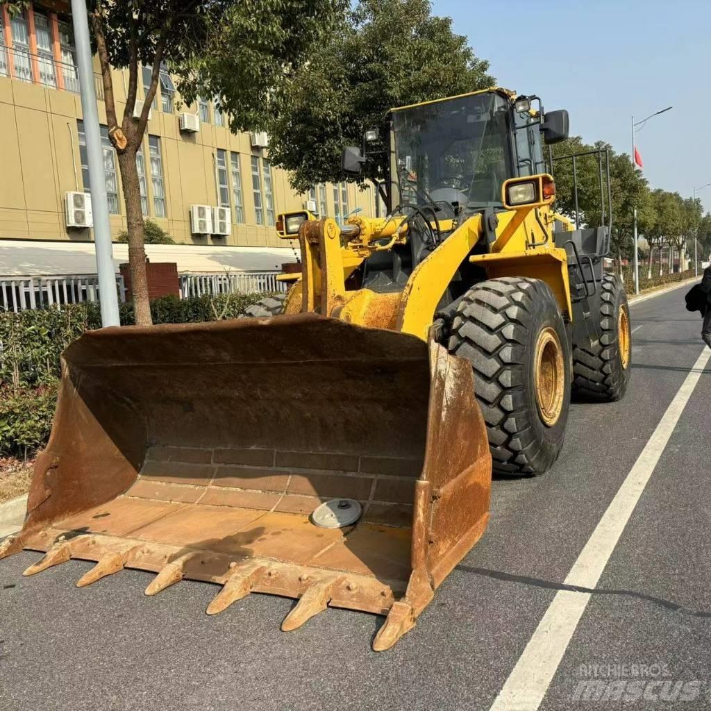 Komatsu 380-6 Pale gommate