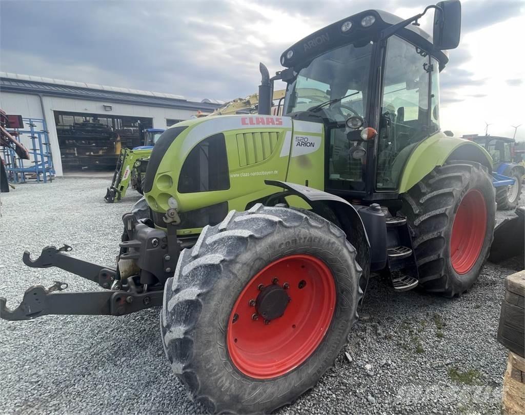 CLAAS Arion 520 Trattori