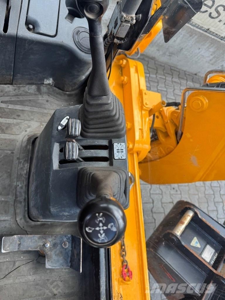 JCB 2 CX Terne