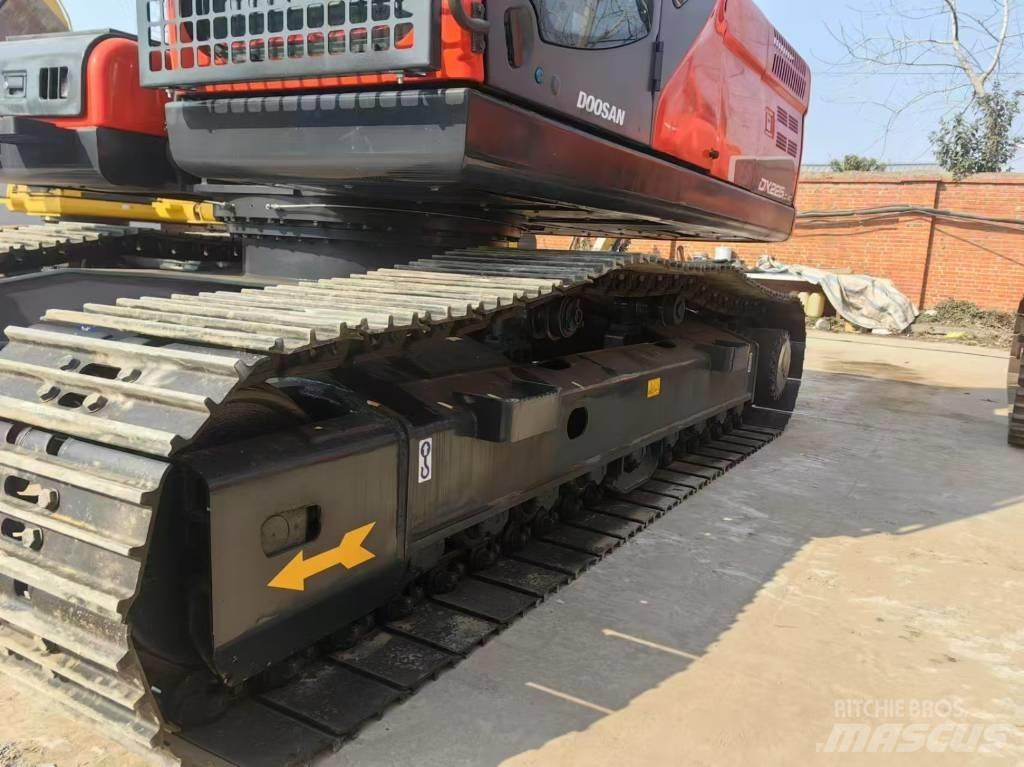 Doosan DX225LC-9C Escavatori cingolati