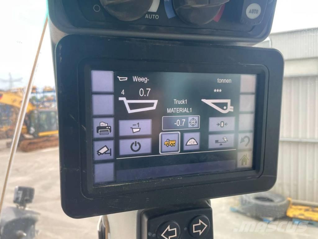 CAT 972M XE Pale gommate