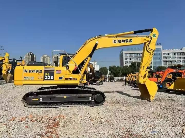 Komatsu PC 220 Escavatori cingolati