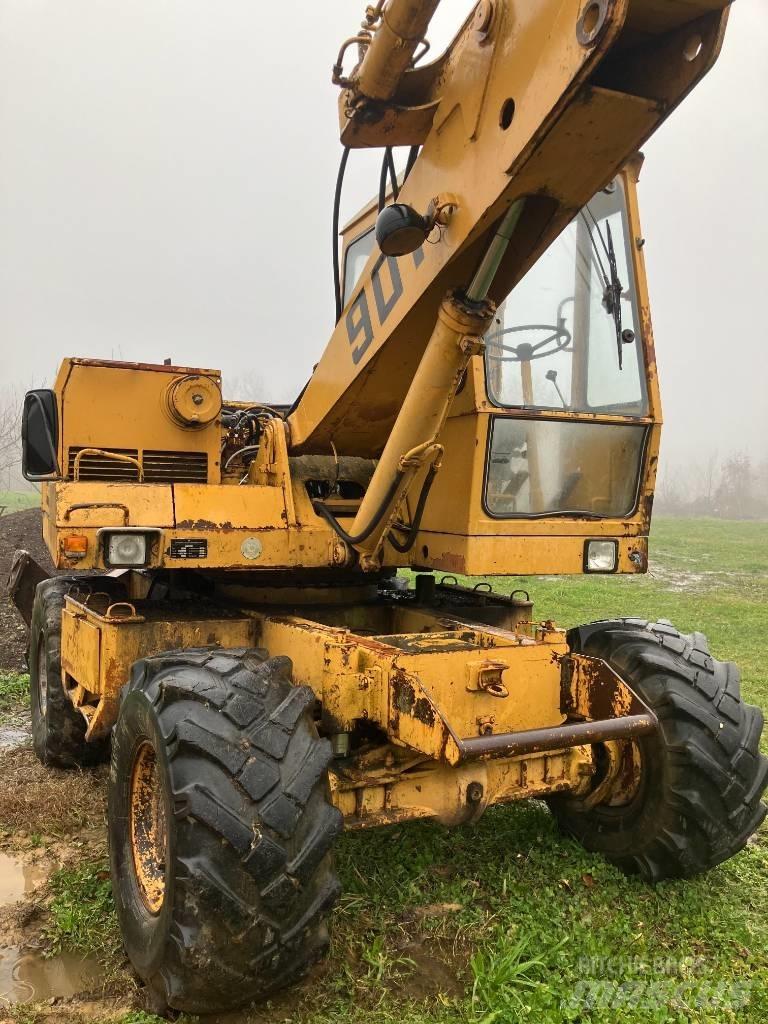 Liebherr A 901 C Escavatori gommati