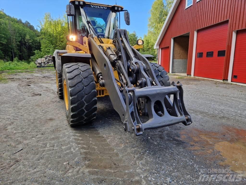 Volvo L 110 H Pale gommate
