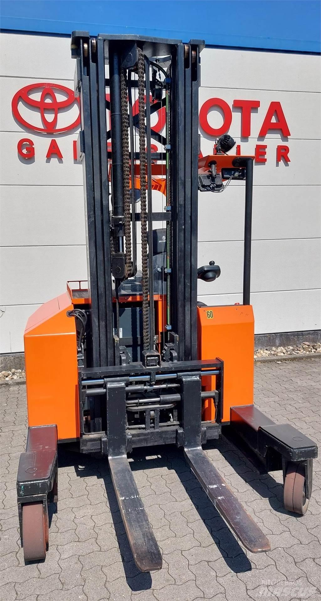 Toyota FRE270 Carrello elevatore retrattile a 4 vie