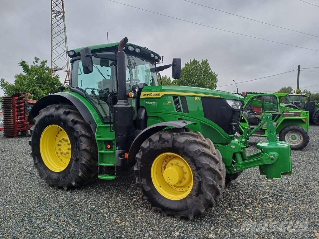 John Deere 6R 215 Trattori