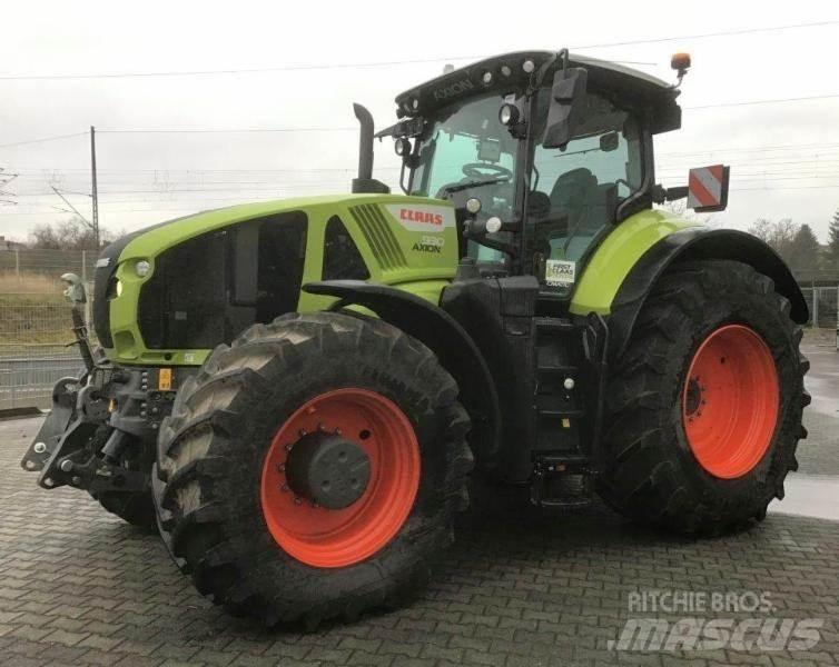 CLAAS AXION 930 Trattori