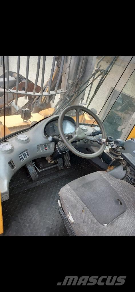 Volvo L 180 E Pale gommate