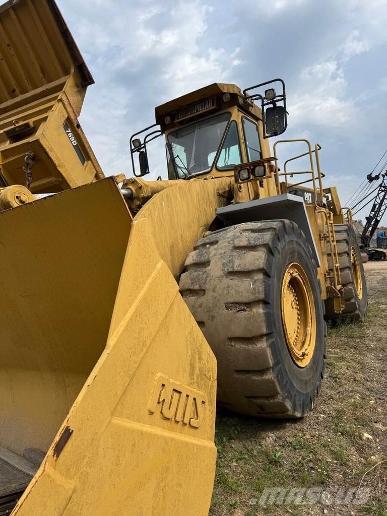 CAT 988F Pale gommate