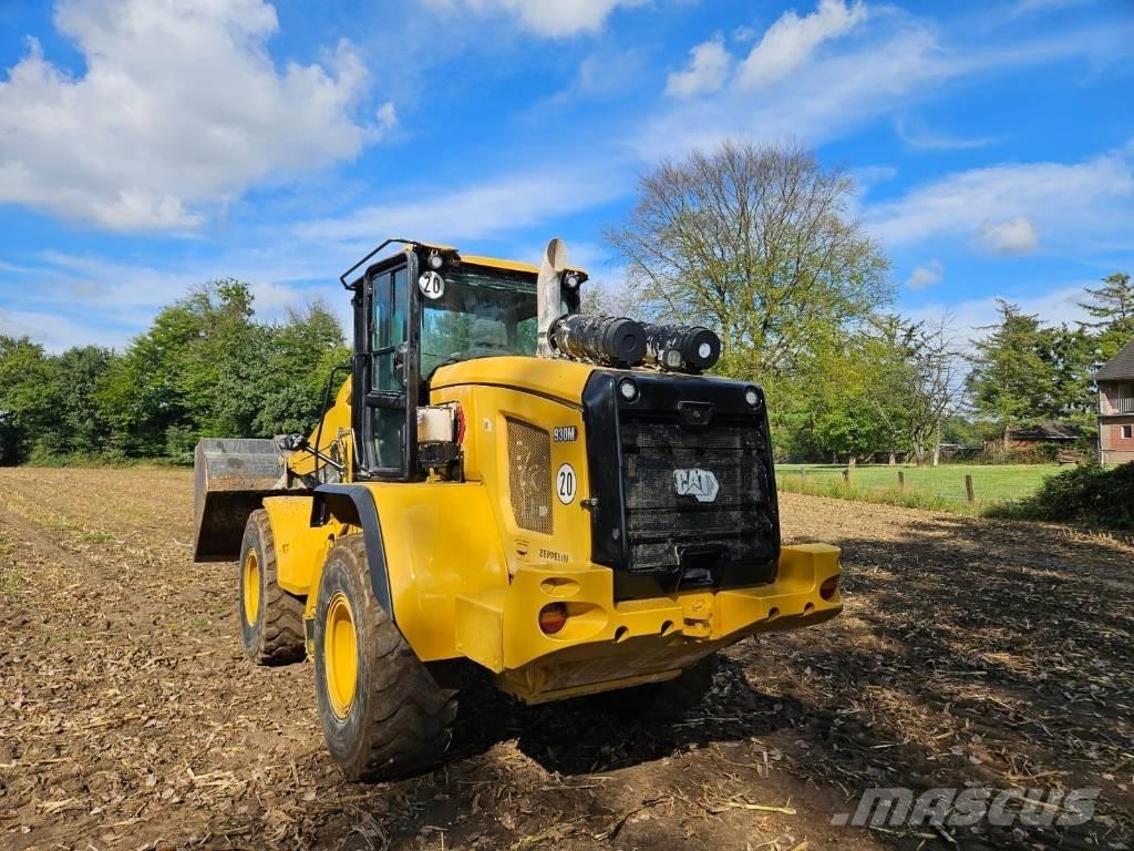 CAT 930 M Pale gommate
