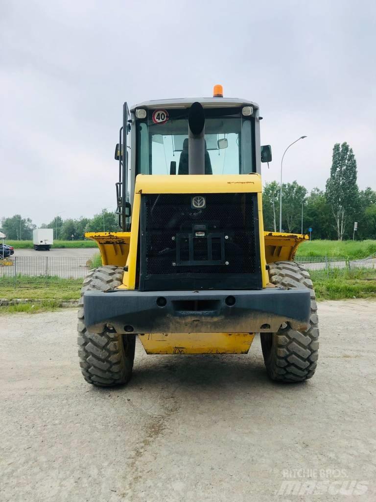 New Holland W 110 B Pale gommate