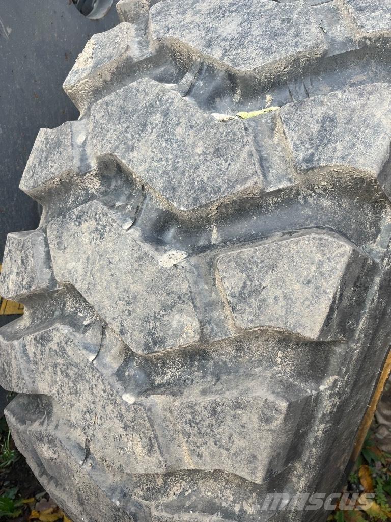 Volvo 110H Pale gommate