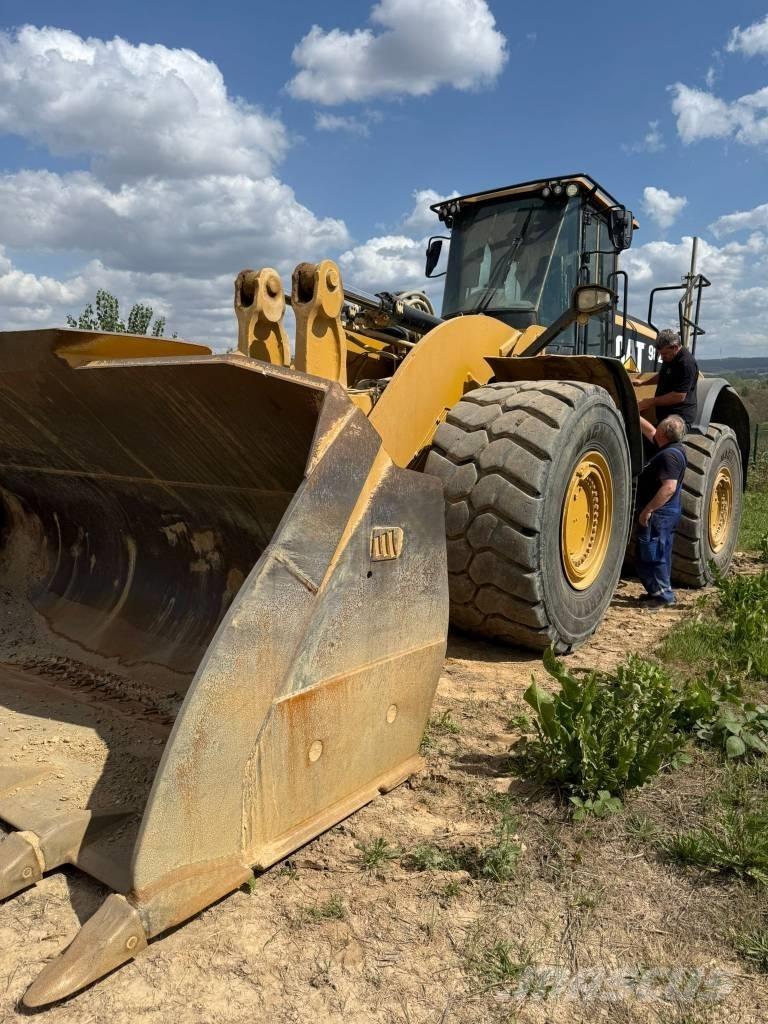 CAT 982 M Radlader Pale gommate