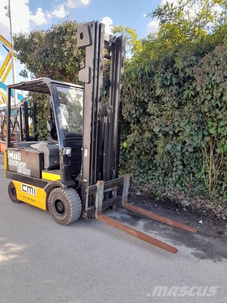 OM E 25 C Carrelli elevatori elettrici