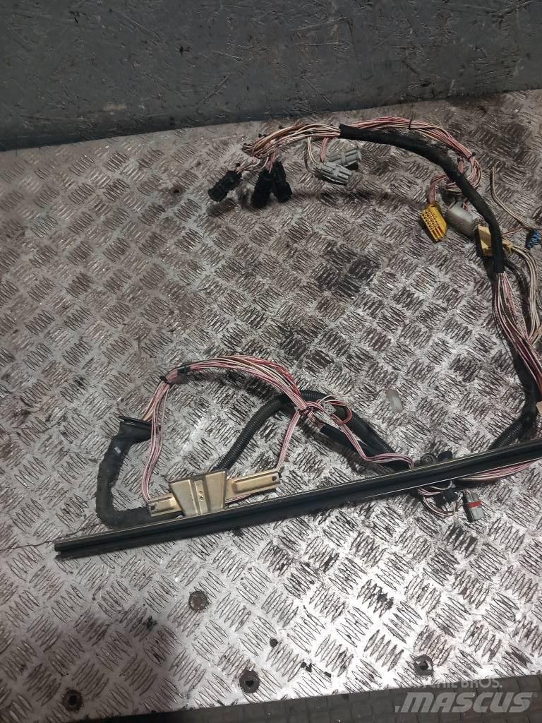 MAN TGA  81626806122 Cabine e interni