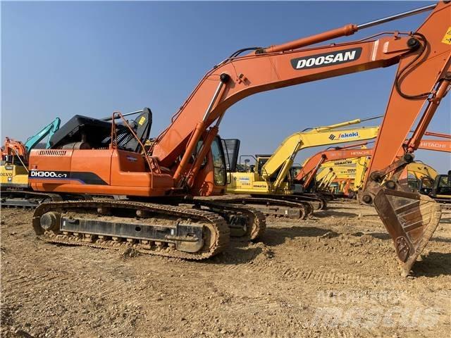 Doosan DH300 Escavatori cingolati